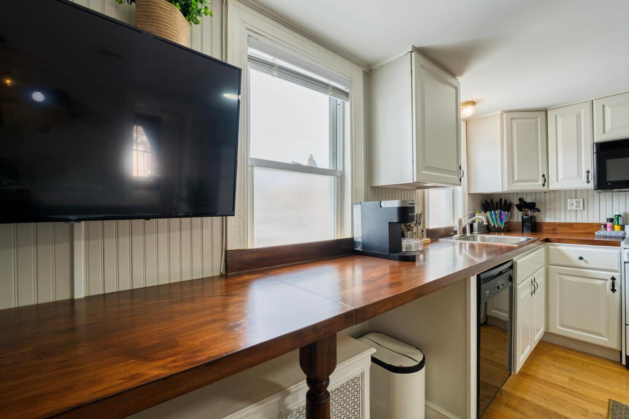 Top-Floor 1Br In Historic Capitol Hill Вашингтон Екстериор снимка
