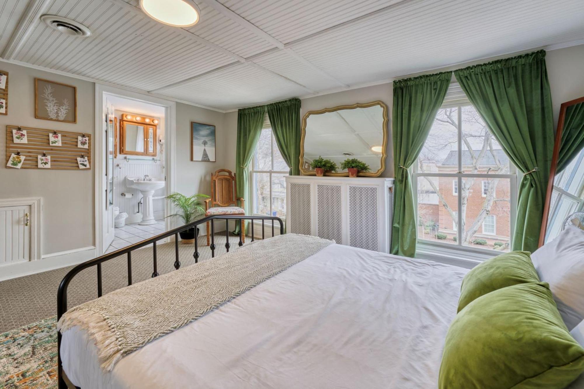 Top-Floor 1Br In Historic Capitol Hill Вашингтон Екстериор снимка